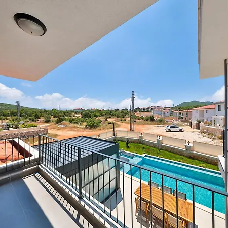 Derine Villa *
