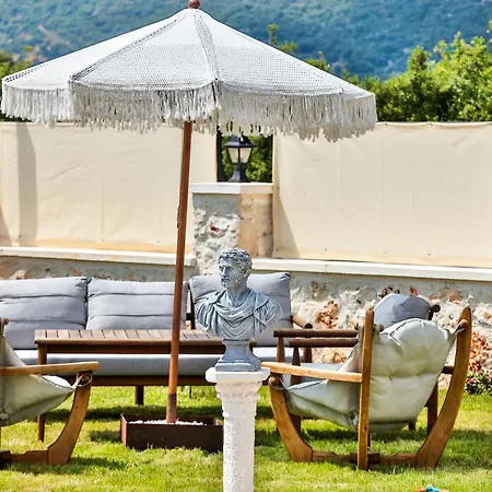 Derine Villa *